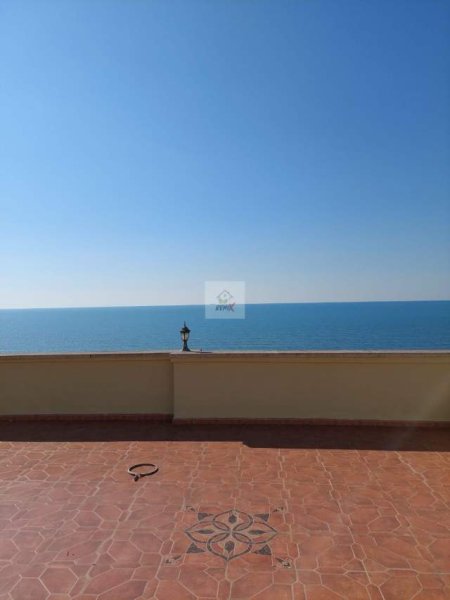 Shkembi Kavajes, shitet Penthouse 3+1+A+BLK Kati 6, 295 m² 188.000 Euro