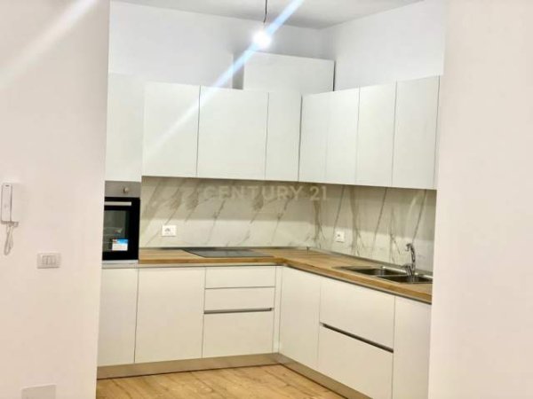 Shqiperi, jepet me qera apartament Kati 7, 113 m² 400 Euro (ASTIR)