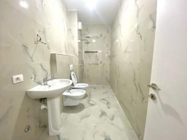 Tirane, jepet me qera apartament 3+1+A+BLK Kati 7, 97 m² 400 Euro (Tek Oasis, Astir)