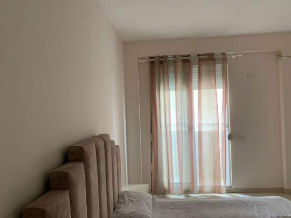 Tirane, jepet me qera apartament 1+1+BLK Kati 8, 73 m² 350 Euro (rruga Ndre Mjeda)