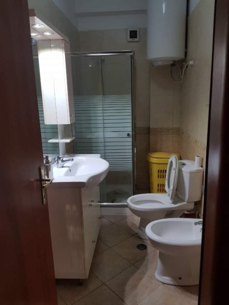 Tirane, jepet me qera apartament 1+1+BLK Kati 2, 67 m² 400 Euro (Kodra e Diellit)