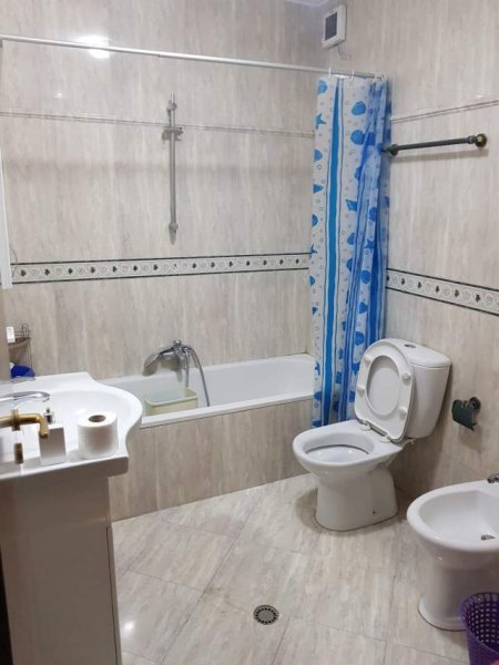 Tirane, jepet me qera ambjent biznesi Kati 10, 108 m² 600 Euro (Rruga Lidhja e Prizrenit)