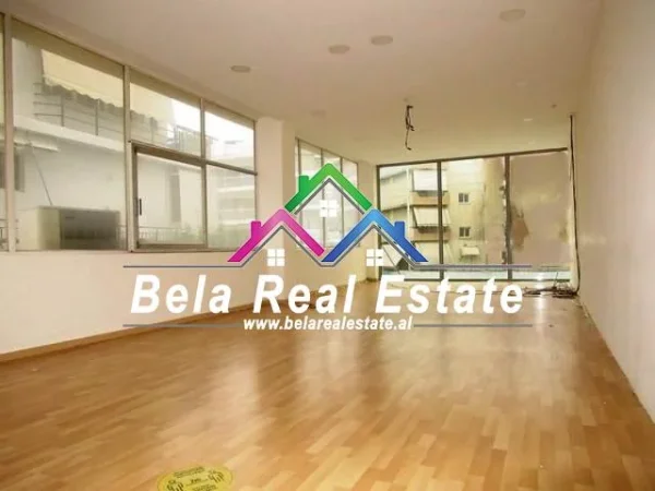 Tirane, jepet me qera dyqan Kati 0, 60 m² 2.000 Euro (Bulevardi Zogu i Pare)