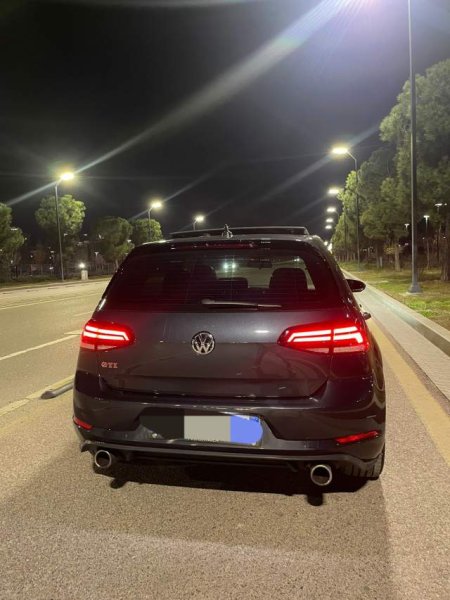 Tirane, shitet makine Volkswagen Golf 7 GTI Viti 2020, 26.000 Euro