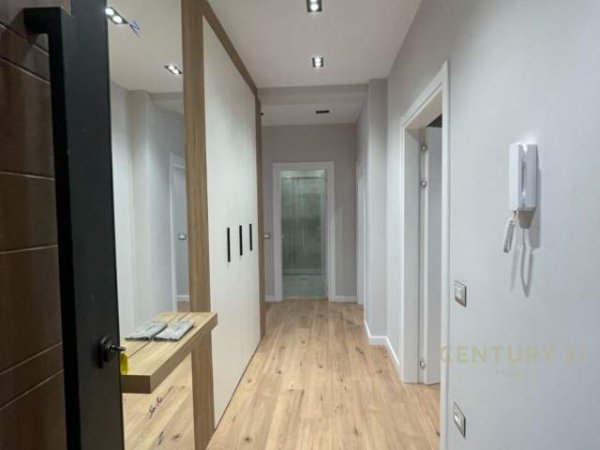 Jepet me qera apartament 1.100 Euro (liqeni i thate)