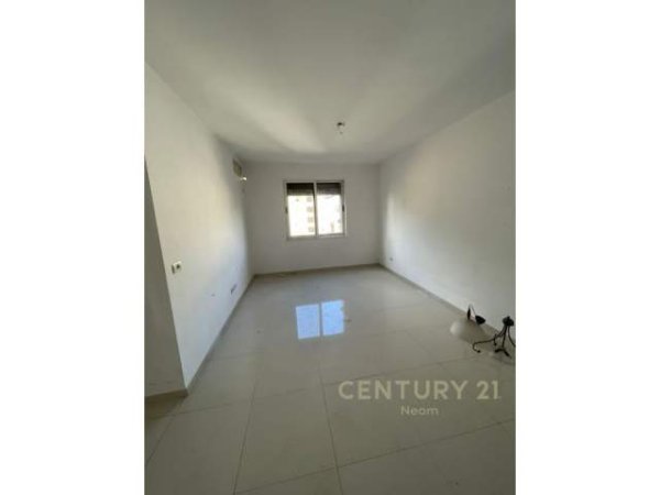 Tirane, shes apartament 75.000 Euro (inxhinieria e ndertimit)