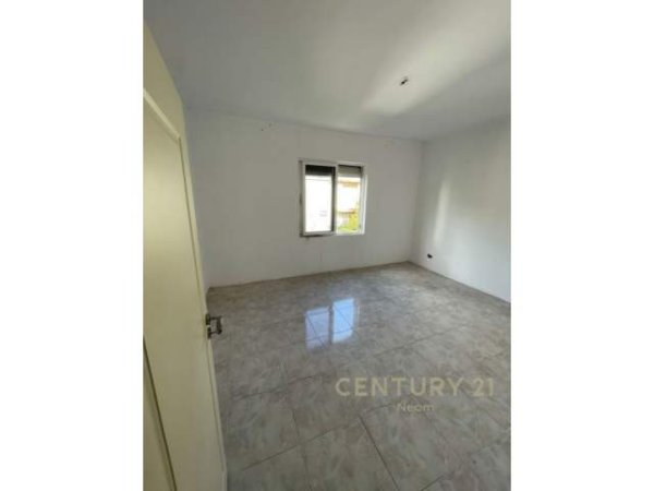 Tirane, shes apartament 75.000 Euro (inxhinieria e ndertimit)