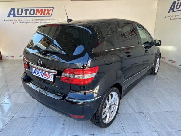 Tirane, shes makine Mercedes-Benz B-180 Viti 2008, 5.900 Euro