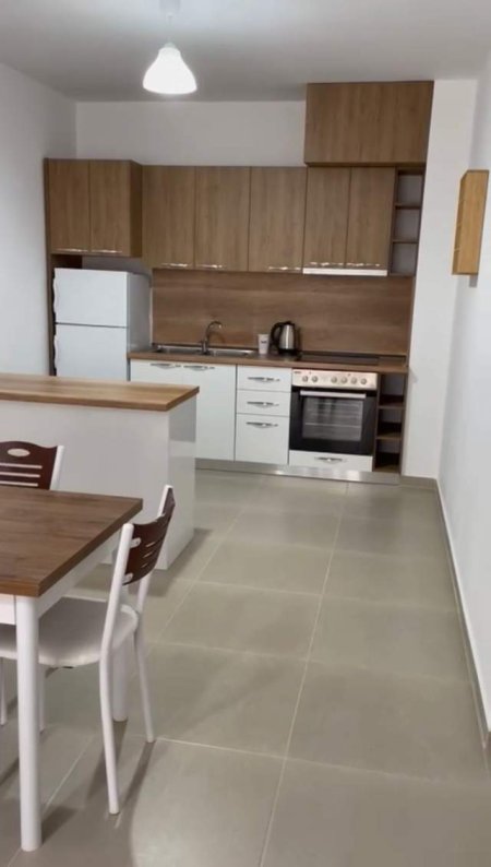 Tirane, jepet me qera apartament 2+1+BLK Kati 4, 100 m² 550 Euro (Kompleksi Zirkon)