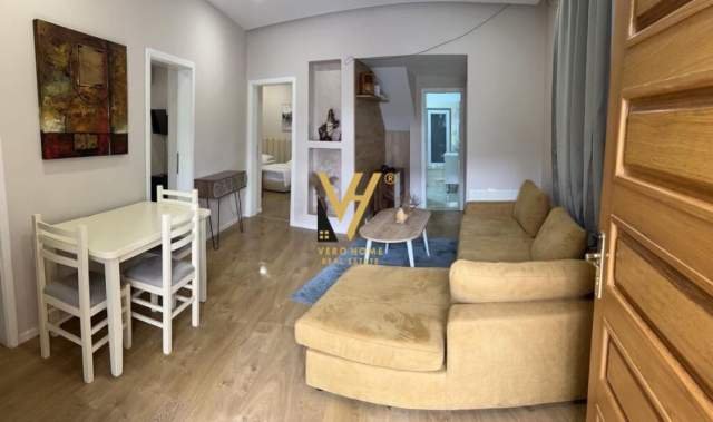 Tirane, jepet me qera apartament 3+1+A+BLK Kati 1, 200 m² 800 Euro (rruga e barrikadave)