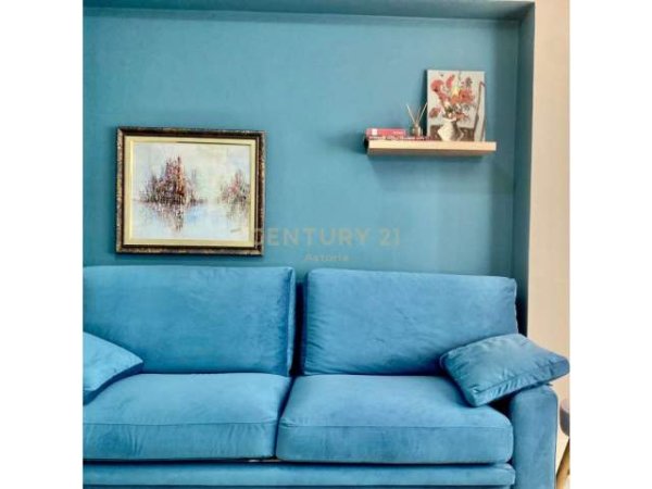 Tirane, jepet me qera apartament 1+1 Kati 1, 60 m² 450 Euro (9 Katshet, Qender)