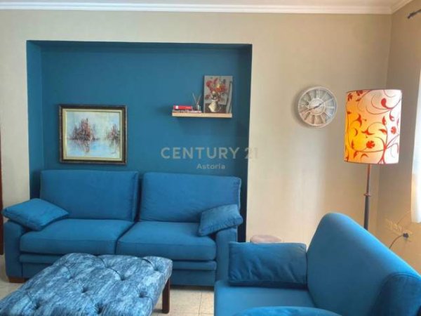 Tirane, jepet me qera apartament 1+1 Kati 1, 60 m² 450 Euro (9 Katshet, Qender)