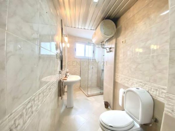 Tirane, jepet me qera apartament 1+1 Kati 1, 60 m² 450 Euro (9 Katshet, Qender)
