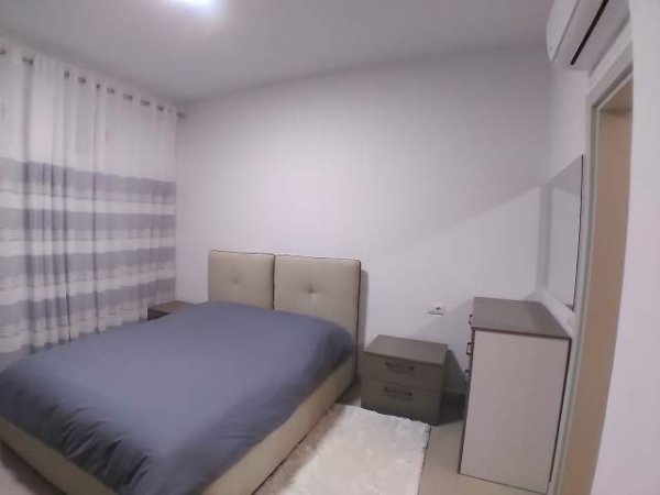 Durres, jepet me qera apartament 2+1 Kati 1, 70 m² 400 Euro (Rruga "Taulantia")