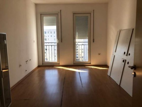 Tirane, jepet me qera apartament 4+1+BLK Kati 7, 200 m² 800 Euro (Rruga Artan Lenja)