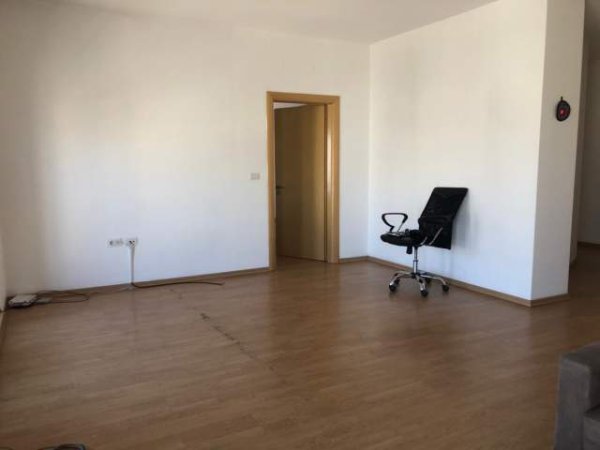 Tirane, jepet me qera apartament 4+1+BLK Kati 7, 200 m² 800 Euro (Rruga Artan Lenja)