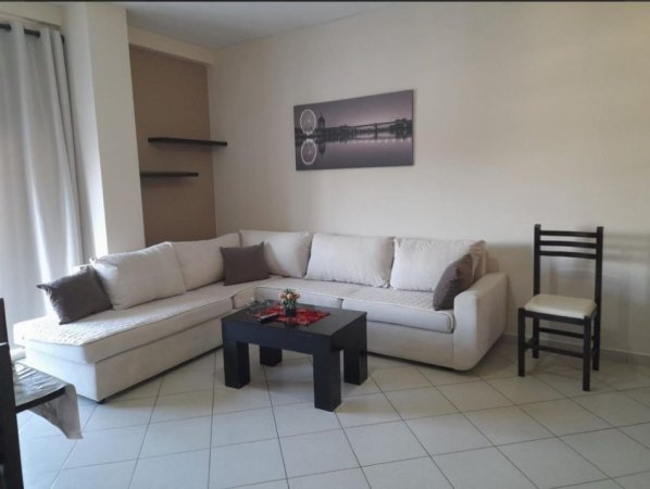 Tirane, jepet me qera apartament 2+1 Kati 7, 75 m² 400 € (astir)