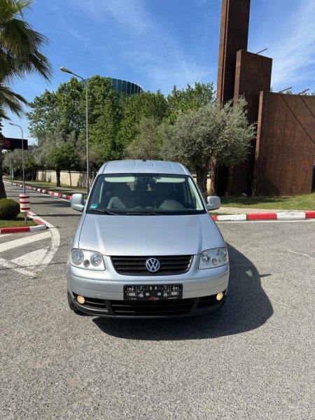 Tirane, shes makine VW CADDY MAX 1.9 Nafte, gri metalizato manuale Klima 225.000 km