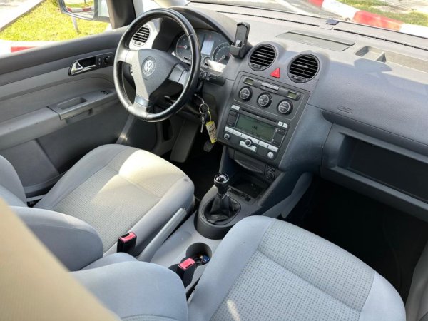 Tirane, shes makine VW CADDY MAX 1.9 Nafte, gri metalizato manuale Klima 225.000 km
