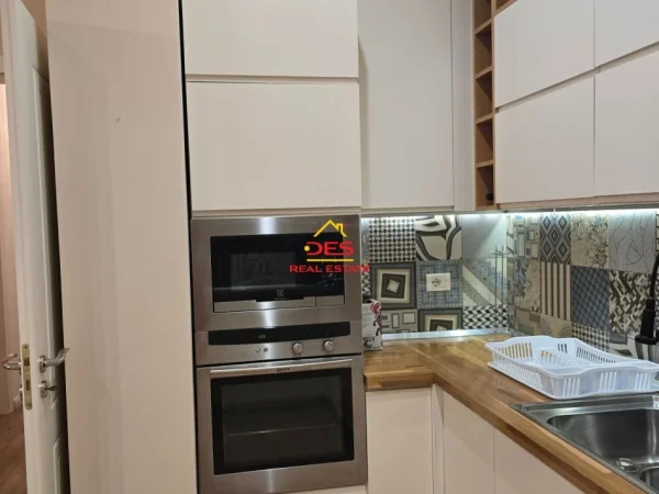 Tirane, shitet apartament 2+1+Ballkon Kati 2, 103 m² 155.000 €
