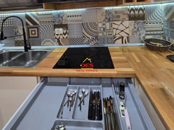 Tirane, shitet apartament 2+1+Ballkon Kati 2, 103 m² 155.000 €