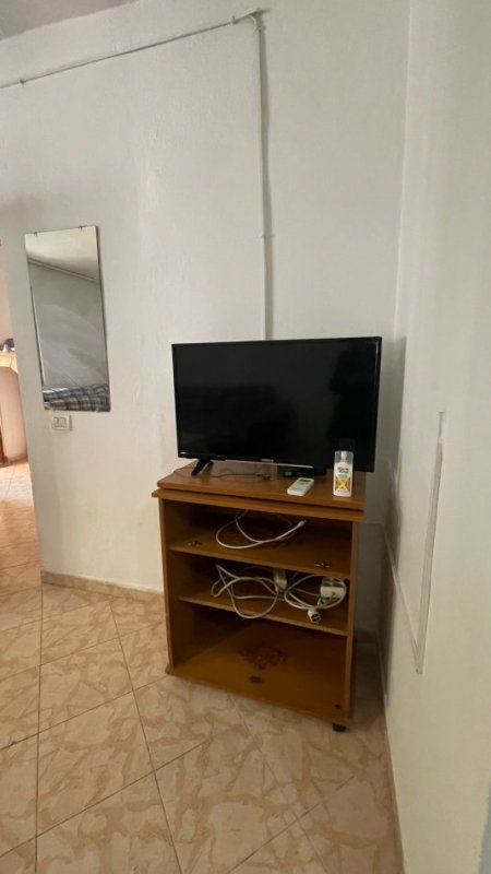 Tirane, jepet me qera shtepi 1+1 Kati 1, 60 m² 300 € (Spitali Amerikan 2)