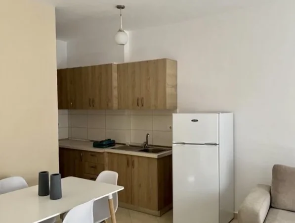 Tirane, jepet me qera apartament 1+1+Ballkon Kati 7, 65 m² 420 € (Rruga Teodor Keko)