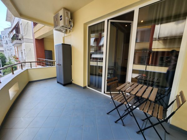 Jepet me Qira: 1+1+ Ballkon || 📌Liqeni Artificial, Vija e pare pallati Swan || Hera e pare me Qera || 600€/ Muaji