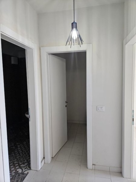 Shqiperi, jepet me qera apartament 1+1+Ballkon Kati 11, 65 m² 450 € (Bedri karapici)