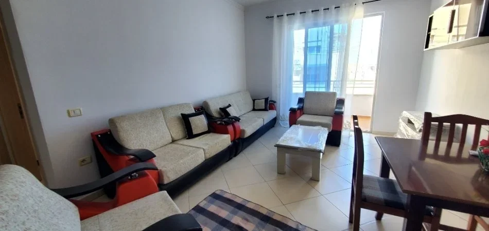 Tirane, jepet me qera apartament 2+1+Ballkon Kati 6, 400 € (Teodor Keko)