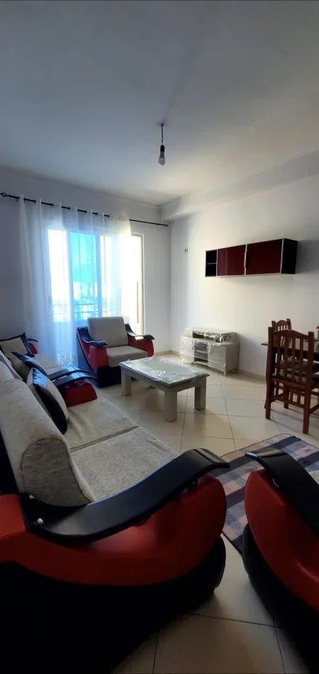Tirane, jepet me qera apartament 2+1+Ballkon Kati 6, 400 € (Teodor Keko)