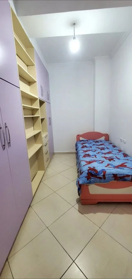 Tirane, jepet me qera apartament 2+1+Ballkon Kati 6, 400 € (Teodor Keko)