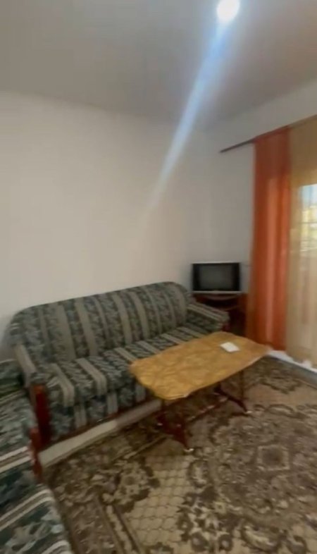 Tirane, jepet me qera apartament 1+1 Kati 5, 54 m² 350 € (Brryli)