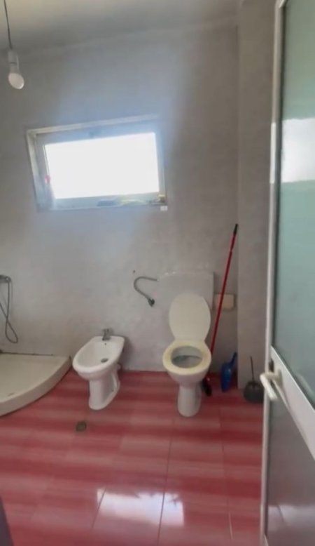 Tirane, jepet me qera apartament 1+1 Kati 5, 54 m² 350 € (Brryli)