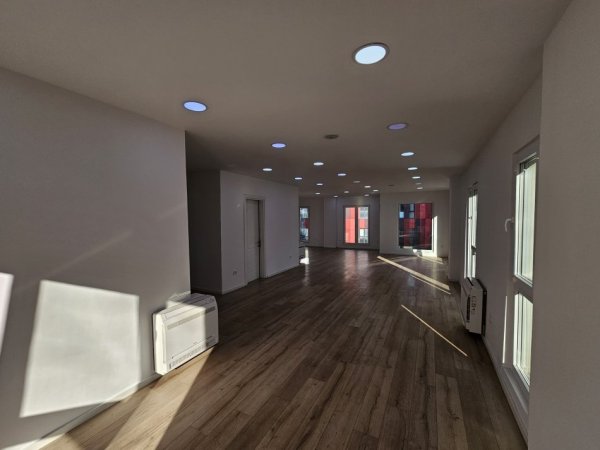 Tirane, jepet me qera ambjent biznesi Kati 2, 175 m² 2.300 € (Rruga Elbasanit)