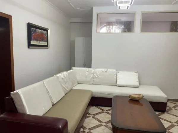 Tirane, jepet me qera Vile 2+1 Kati 2, 140 m² 500 € (ali demi)