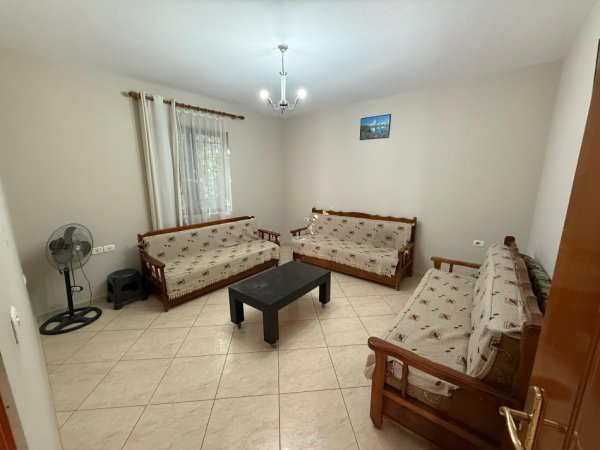 Tirane, jap me qera apartament 2+1+Ballkon Kati 1, 100 m² 350 € (Fabrika e Miellir)