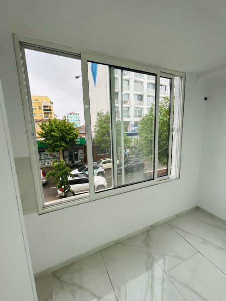 Tirane, jepet me qera dyqan Kati 2, (Rruga e Dibres)