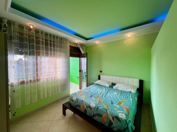 Tirane, jepet me qera apartament 1+1+Ballkon Kati 2, 65 m² 350 € (Rrethrrotullimi Shkozes)