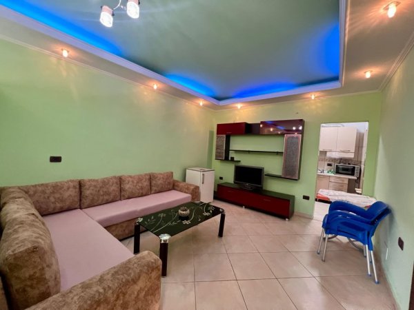 Tirane, jepet me qera apartament 1+1+Ballkon Kati 2, 65 m² 350 € (Rrethrrotullimi Shkozes)
