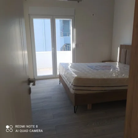 Tirane, jepet me qera apartament 1+1 Kati 2, 54 m² 350 € (Rruga aleks caci-TIRANA)