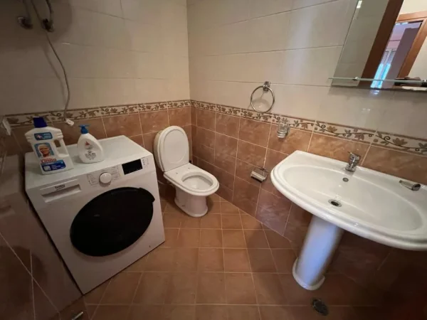 Tirane, shitet apartament 2+1+Ballkon Kati 1, 113 m²  € (Don Bosko)