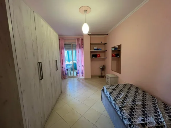 Tirane, shitet apartament 2+1+Ballkon Kati 1, 113 m²  € (Don Bosko)