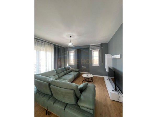 Tirane, jepet me qera apartament 2+1 Kati 2, 135 m² 1.000 € (Kopshti Botanik)