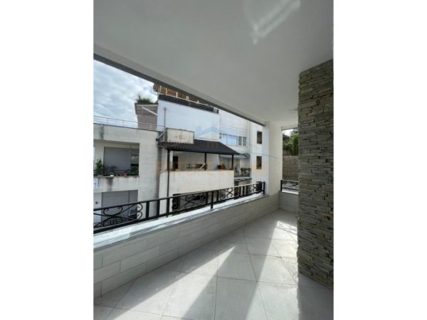 Tirane, jepet me qera apartament 2+1 Kati 2, 135 m² 1.000 € (Kopshti Botanik)