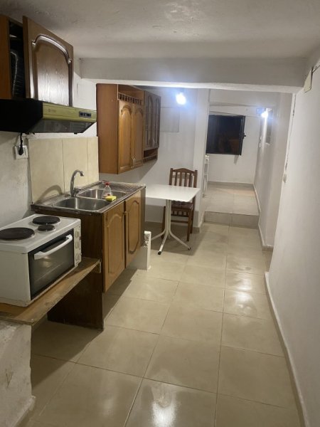 Tirane, jepet me qera shtepi 1+1 Kati 1, 50 m² 230 € (Gramoz Pashku)