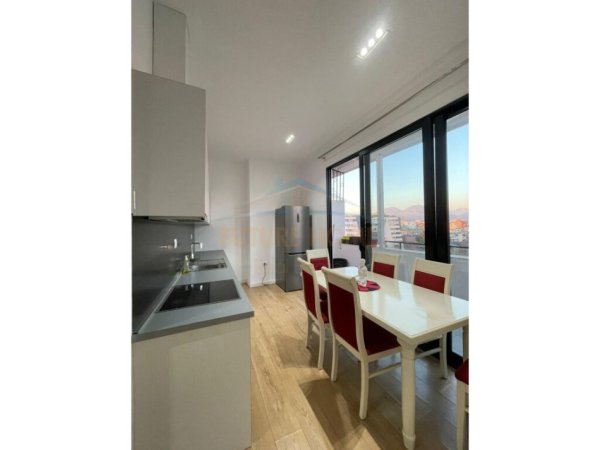 Tirane, jepet me qera apartament 2+1 Kati 9, 80 m² 900 € (Kompleksi Delijorgji)
