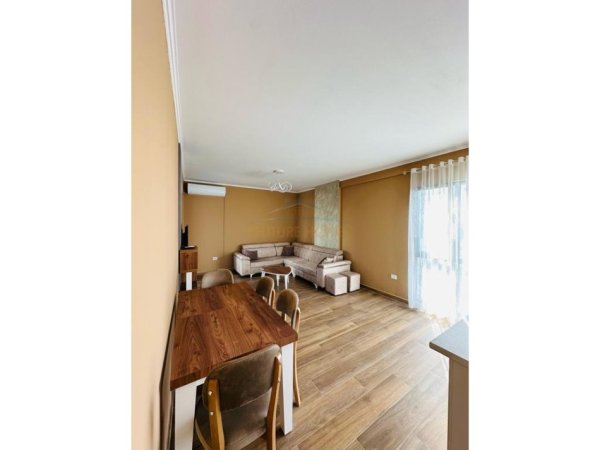 Tirane, jepet me qera apartament 2+1 Kati 9, 116 m² 800 € (QSUT)