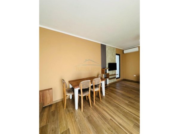 Tirane, jepet me qera apartament 2+1 Kati 9, 116 m² 800 € (QSUT)