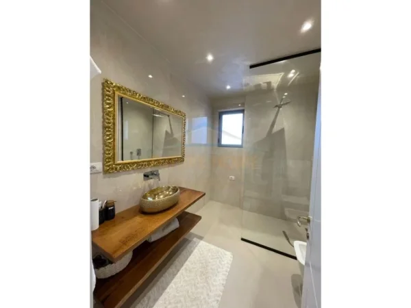 Tirane, shitet apartament 2+1 Kati 2, 104 m² 250.000 € (liqeni i thate)